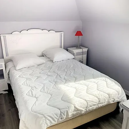 Апартаменты Maison Mitoyenne En Front De Avec Jardin, Centre De Jullouville, Acces Direct - Fr-1-361-472 *