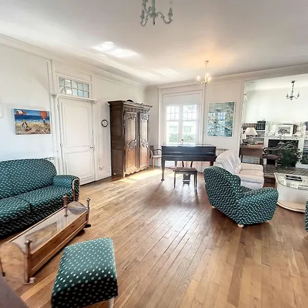 Maison Mitoyenne En Front De Avec Jardin, Centre De Jullouville, Acces Direct - Fr-1-361-472 Апартаменты