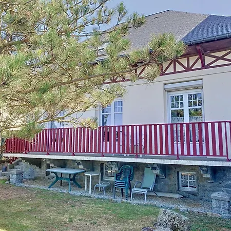 Lejlighed Maison Mitoyenne En Front De Avec Jardin, Centre De Jullouville, Acces Direct - Fr-1-361-472 *