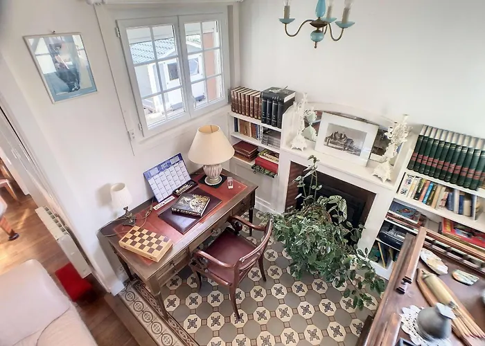 Apartment Maison Mitoyenne En Front De Avec Jardin, Centre De Jullouville, Acces Direct - Fr-1-361-472 Jullouville-les-Pins