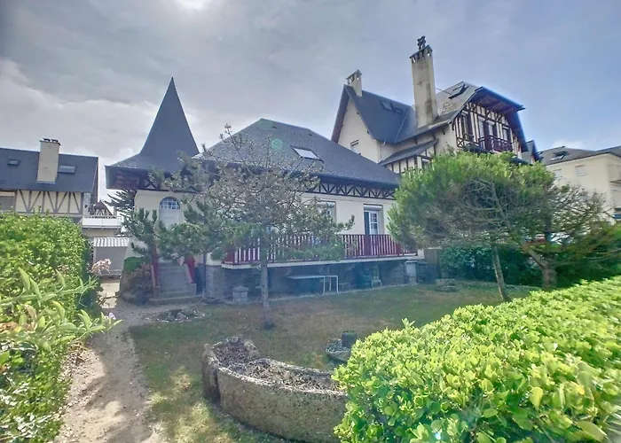 Apartment Maison Mitoyenne En Front De Avec Jardin, Centre De Jullouville, Acces Direct - Fr-1-361-472 Jullouville-les-Pins