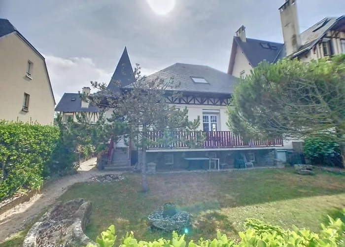 Apartment Maison Mitoyenne En Front De Avec Jardin, Centre De Jullouville, Acces Direct - Fr-1-361-472